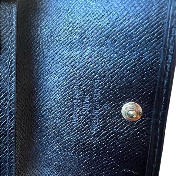 Louis Vuitton 6 Key Holder! Vintage, Pre-Loved! - Picture 9 of 12